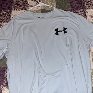 Men’s under armor shorts sleeve shirt.